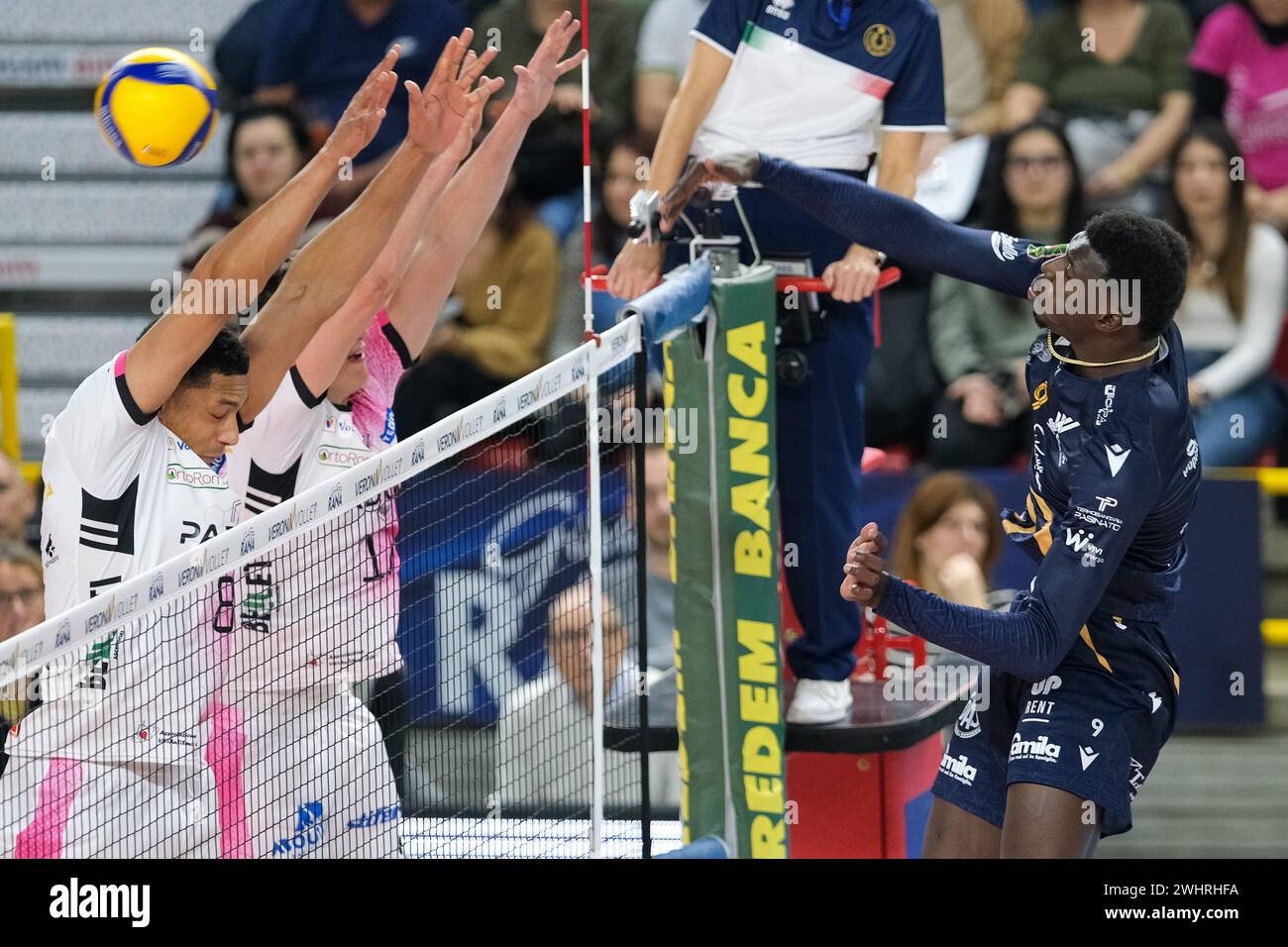 Noumory Keita de Rana Vérone lors du match entre Rana Vérone et Pallavolo Padova, saison régulière du championnat italien de volleyball SuperLega Banque D'Images