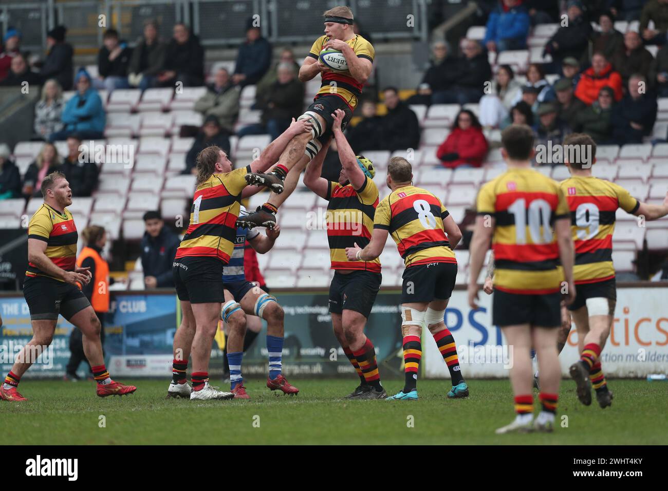 Darlington, Royaume-Uni. 10 février 2024. David Massey, de Richmond, remporte un haut ballon lors du match de division nationale 1 entre Darlington Mowden Park et Richmond au Darlington Arena, Darlington, le samedi 10 février 2024. (Photo : Mark Fletcher | mi News) crédit : MI News & Sport /Alamy Live News Banque D'Images