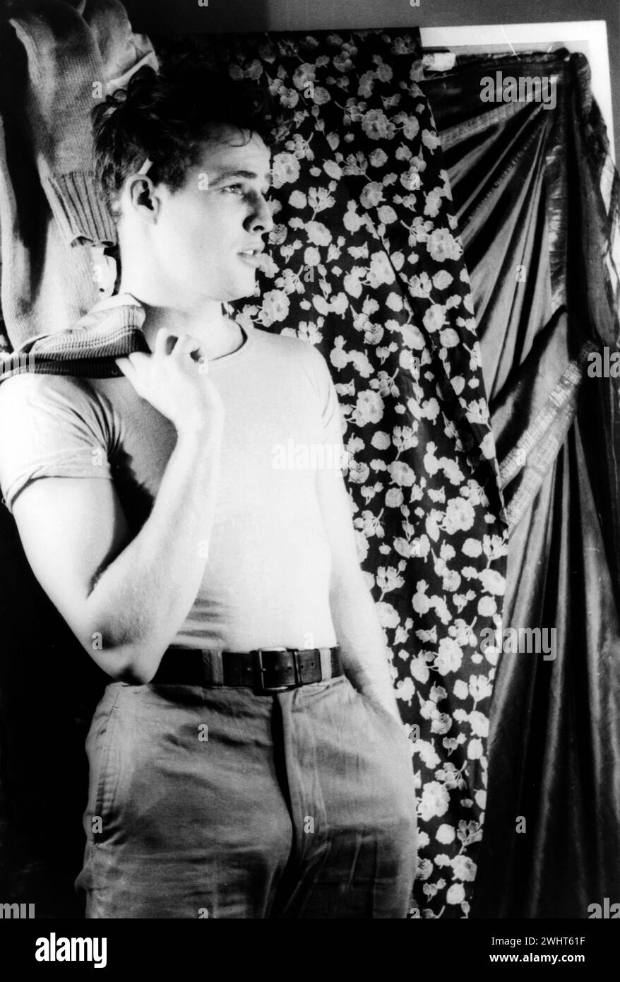 Carl Van Vechten photographie portrait de Marlon Brando (1924-2004), un homme blanc, acteur américain dans Un tramway nommé désir, 1948 Banque D'Images