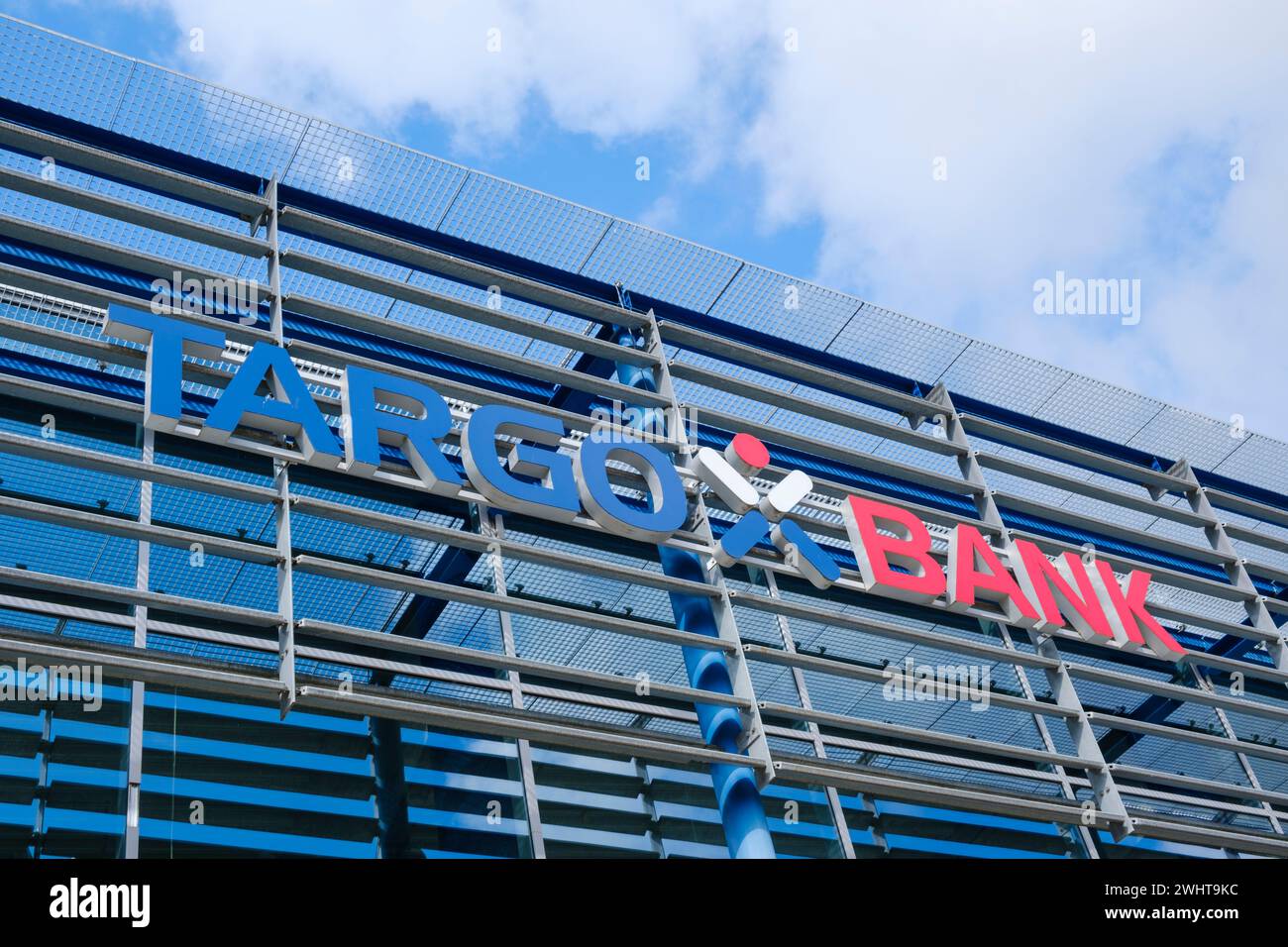 Façade avec signe et logo de Targo Bank Banque D'Images