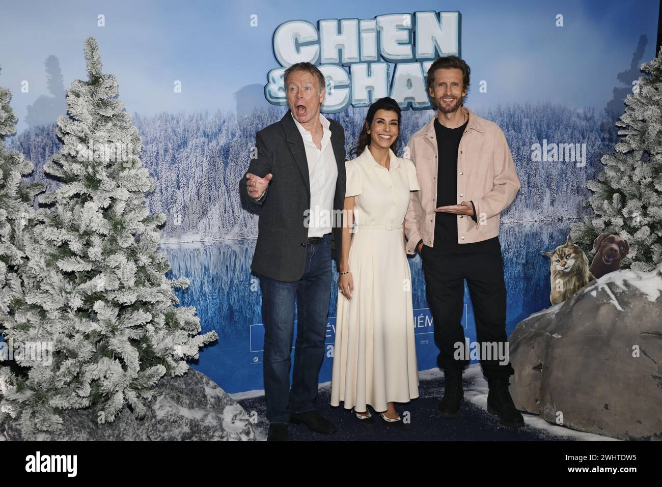 Paris, France. 11 février 2024. Franck Dubosc, Reem Kherici et Philippe Lacheau assistent à la première de CHIEN et CHAT DE Reem Kherici à UGC Normandie le 11 février 2024 à Paris. Crédit : Bernard Menigault/Alamy Live News Banque D'Images