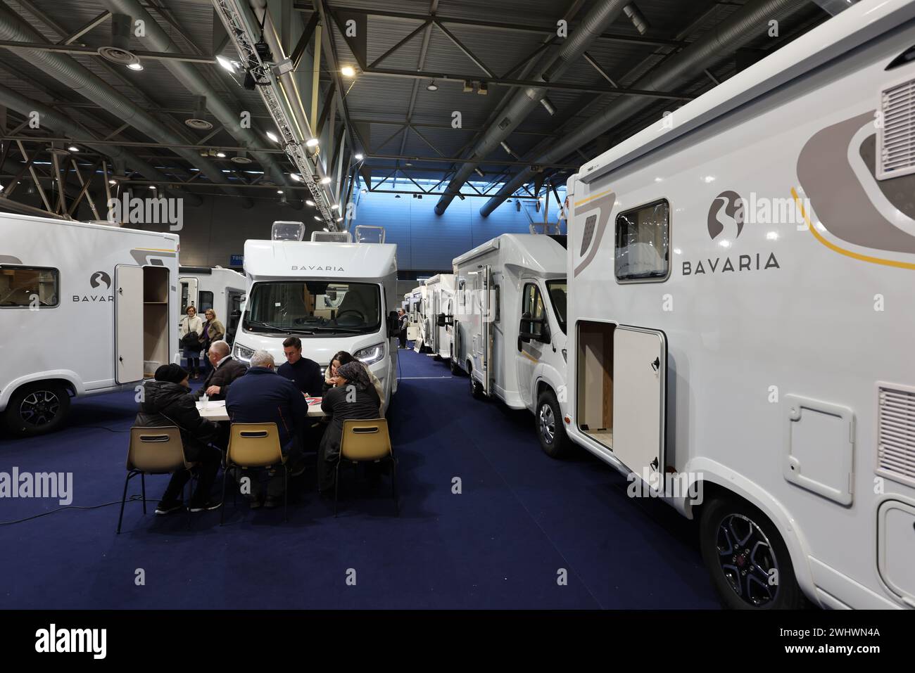 Camping car expo au Parc Expo de Mulhouse, France. Plus de 150 camping-cars, fourgonnettes, fourgonnettes converties et caravanes exposent pour cette occasion. Banque D'Images