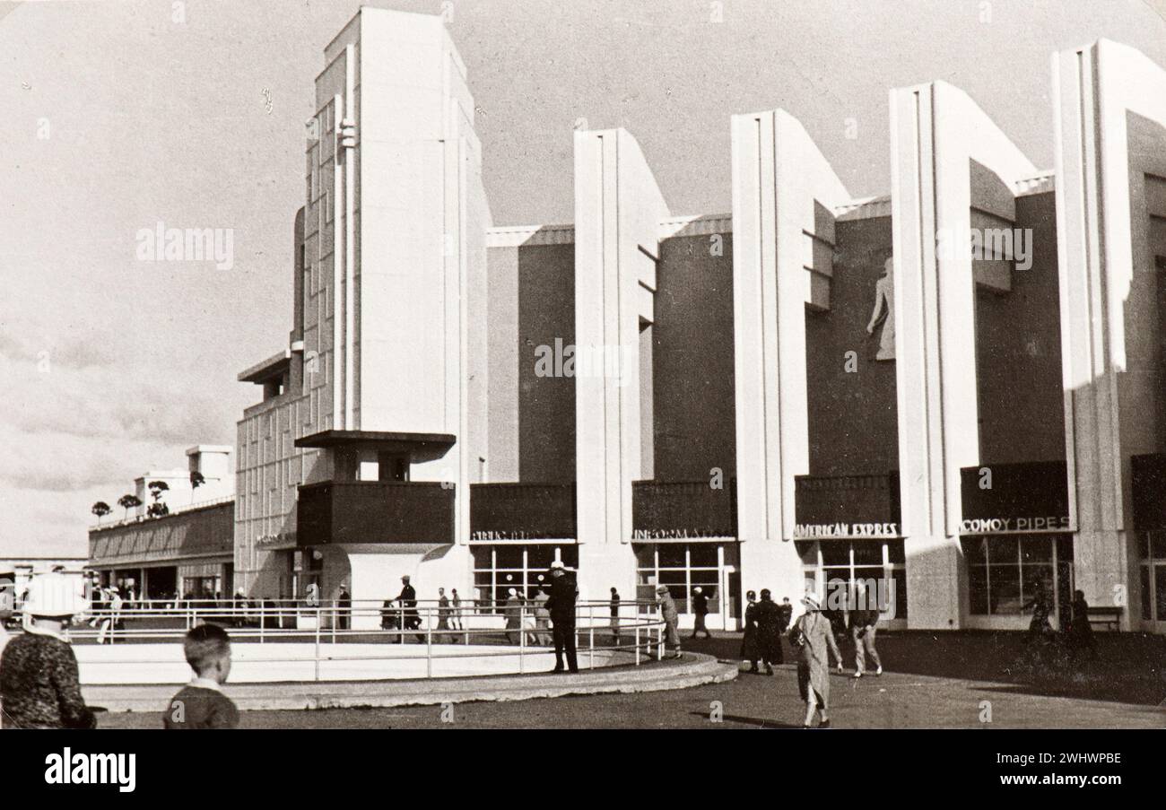 Photo tirée de l'album d'une famille juive italienne (Jarach) voyageant à l'Expo internationale de Chicago à l'été 1933. La photo montre l'un des bâtiments de la Cour supérieure - Hall of Science, à Chicago Banque D'Images