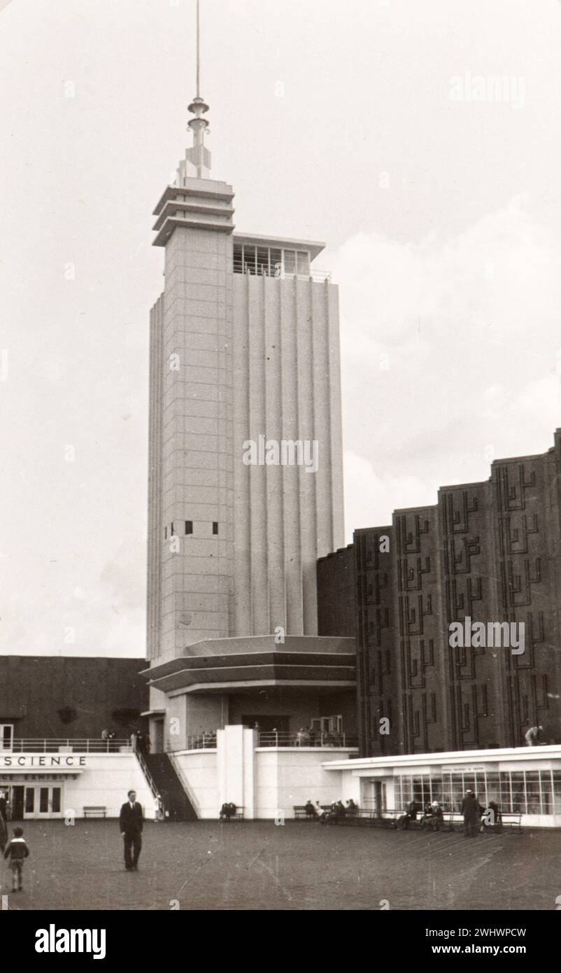 Photo tirée de l'album d'une famille juive italienne (Jarach) voyageant à l'Expo internationale de Chicago à l'été 1933. La photo montre le bâtiment principal de la Cour supérieure - Hall of Science, à Chicago Banque D'Images