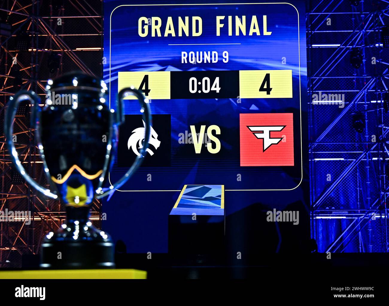 2024.02.11 Katowice Esport e-sport Intel Extreme Masters IEM Katowice 2024 - Counter-Strike 2 : Team Spirit - FaZe Clan N/z kibice spodek widok ilustracja zdjecie stockowe scena final puchar Foto Lukasz Sobala/PressFocus Credit : Sipa US/Alamy Live News Banque D'Images