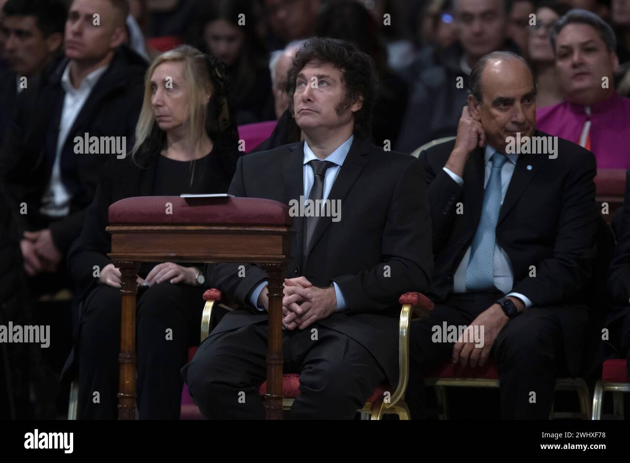 Cité du Vatican, Vatican, 11 février 2024. Karina Milei, secrétaire générale de la présidence Argentine, Javier Milei, président argentin et Guillermo Francos, ministre de l'intérieur, assistent à une cérémonie de canonisation de la nouvelle sainte Argentine, María Antonia de Paz y Figueroa, présidée par le pape François Basilique Pierre au Vatican. Maria Grazia Picciarella/Alamy Live News Banque D'Images