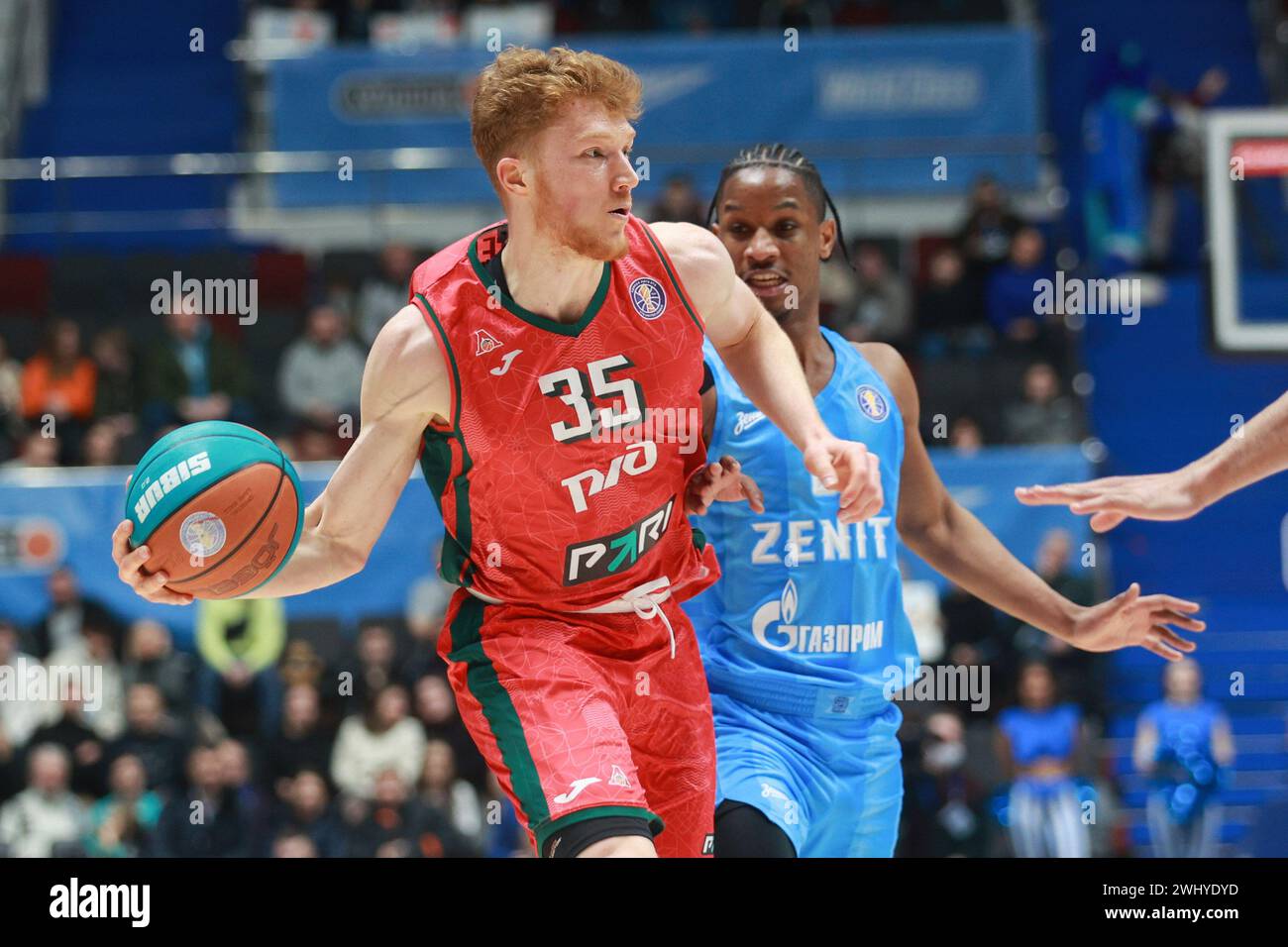 Saint-Pétersbourg, Russie. 11 février 2024. Vladislav Emchenko de Lokomotiv Kuban est vu en action lors du match de basket-ball de la VTB United League entre Zenit Saint-Pétersbourg et Lokomotiv Kuban Krasnodar lors de la finale de la KSK Arena ; Zenit 106 : 67 Lokomotiv-Kuban. Crédit : SOPA images Limited/Alamy Live News Banque D'Images