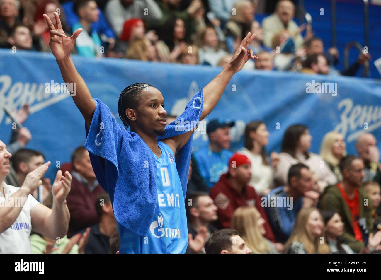 Saint-Pétersbourg, Russie. 11 février 2024. Trent Frazier du Zenit Saint-Pétersbourg est vu lors du match de la VTB United League entre Zenit Saint-Pétersbourg et Lokomotiv Kuban Krasnodar à la KSK Arena final score ; Zenit 106 : 67 Lokomotiv-Kuban. (Photo de Sergei Mikhailichenko/SOPA images/SIPA USA) crédit : SIPA USA/Alamy Live News Banque D'Images