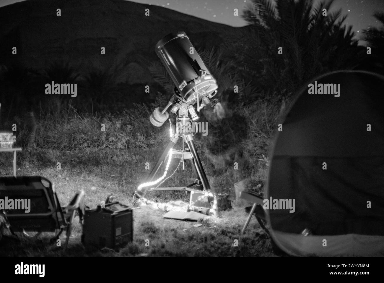 Avancé, télescope grand public, astronomie, astrophotographie, ciel nocturne, observation des étoiles, télescopique, nuit étoilée Banque D'Images