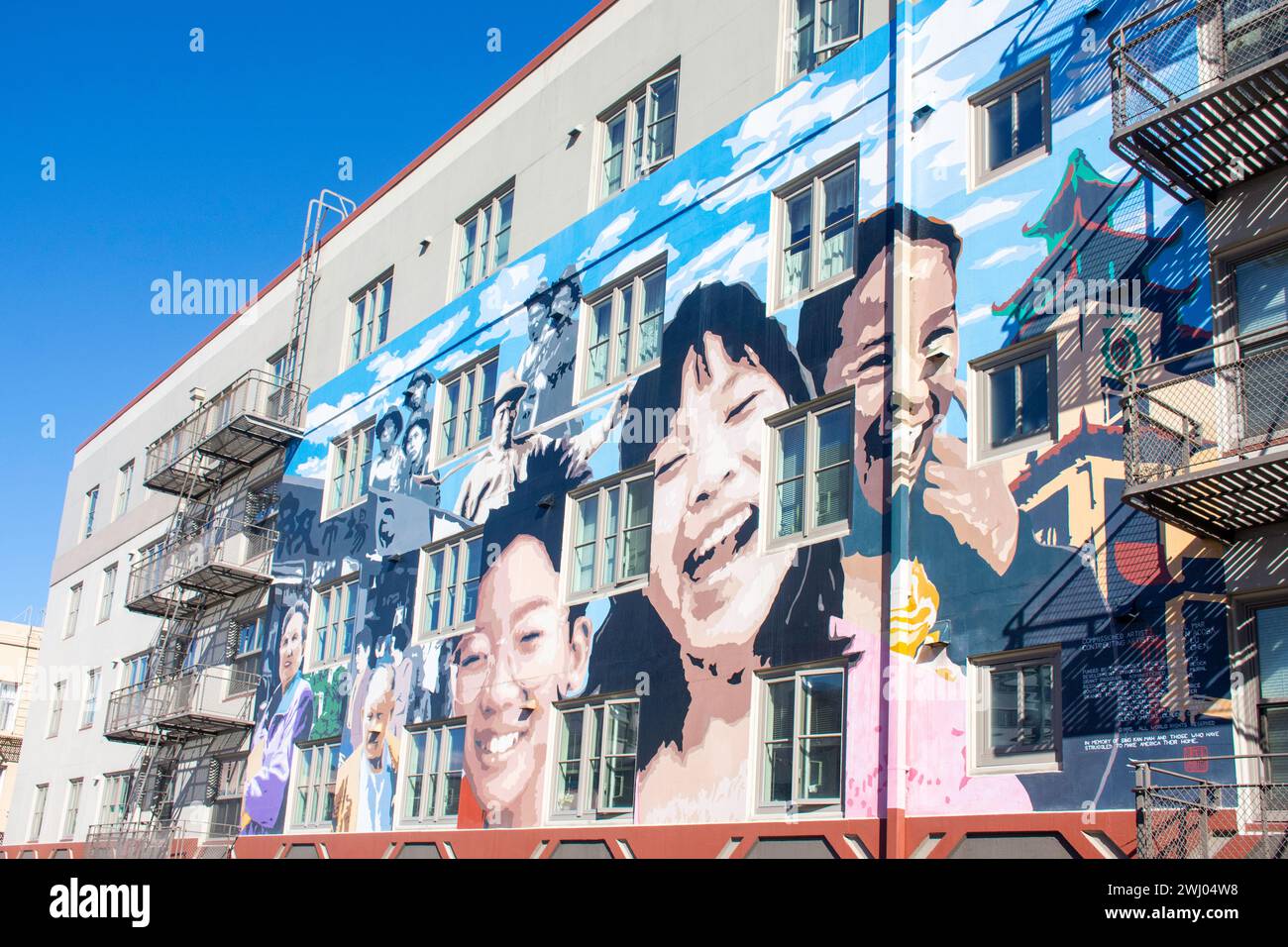 Peinture murale sur le côté de l'immeuble, Stockton Street, Chinatown, San Francisco, Californie, États-Unis Banque D'Images