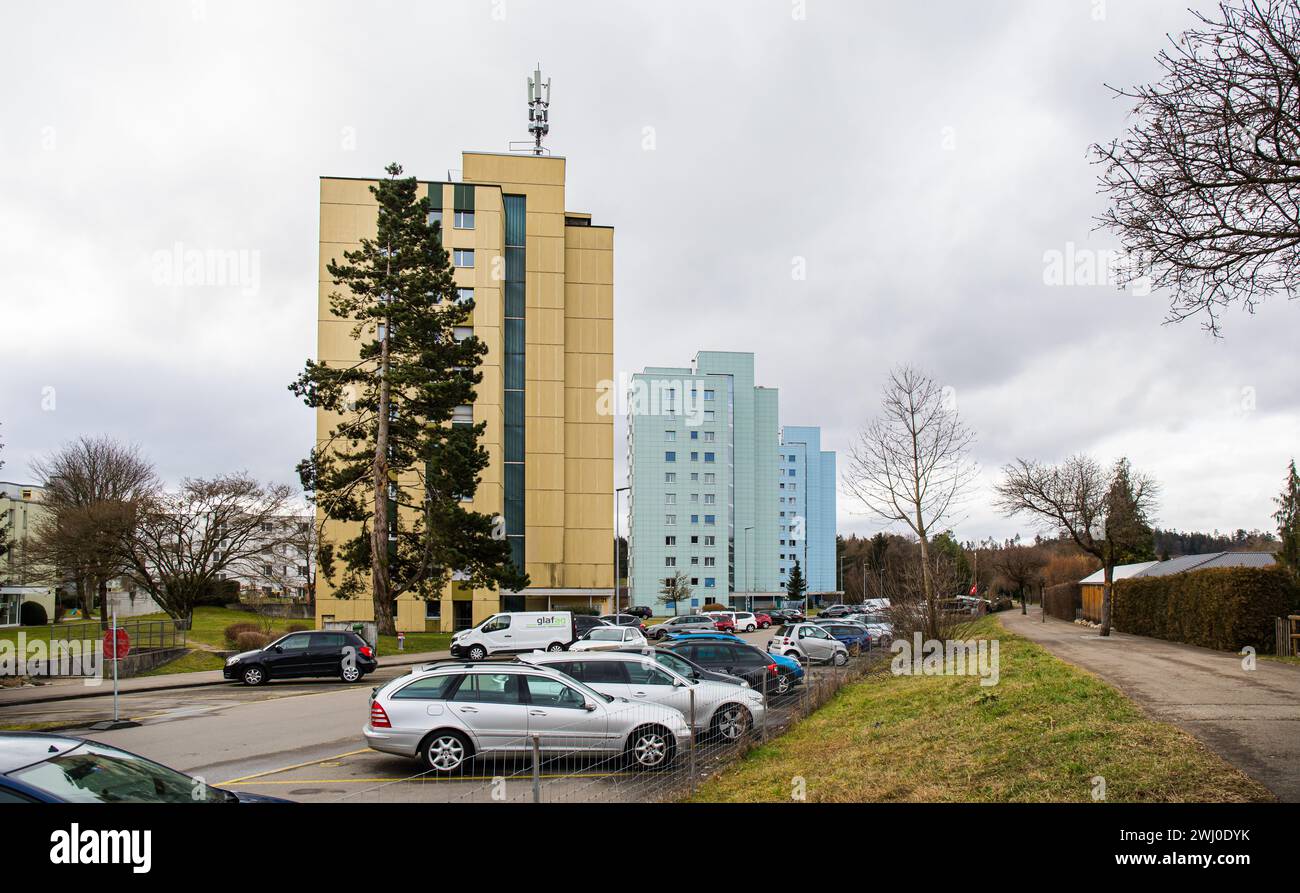 Blick in das Auenring-quartier im Süden von Bassersdorf im Zürcher Unterland. (Bassersdorf, Schweiz, 19.02.2023) Banque D'Images
