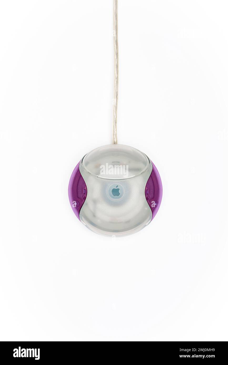 Vintage Apple hockey souris Puck fournie avec l'iMac G3 original en 1998 : Phillip Roberts Banque D'Images