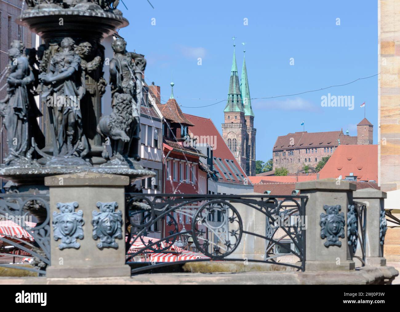 Vieille ville de Nuremberg, fontaine Virtue, place Lorenz Banque D'Images