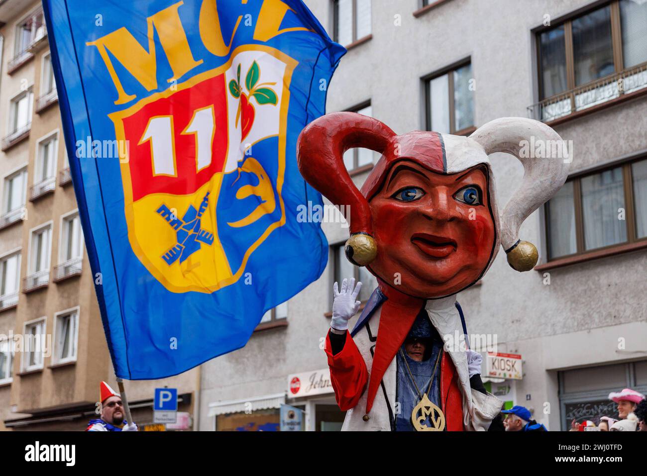 Rosenmontagsumzug Mainz 2024, 12.02.2024 Zugnummer 5 MCV Zugleitung Schwellköpp Impressionen vom Mainzer Rosenmontagsumzug, 12.02.2024 Mainz Innenstadt Rheinland-Pfalz Deutschland *** Rosenmontagsumzug Mainz 2024, 12 02 2024 train numéro 5 MCV Zugleitung Schwellköpp impressions of the Mainz Rosenmontagsumzug, 12 02 2024 Mainz City Center Rhénanie-Palatinat Allemagne Copyright : xBORFULTINEX Banque D'Images