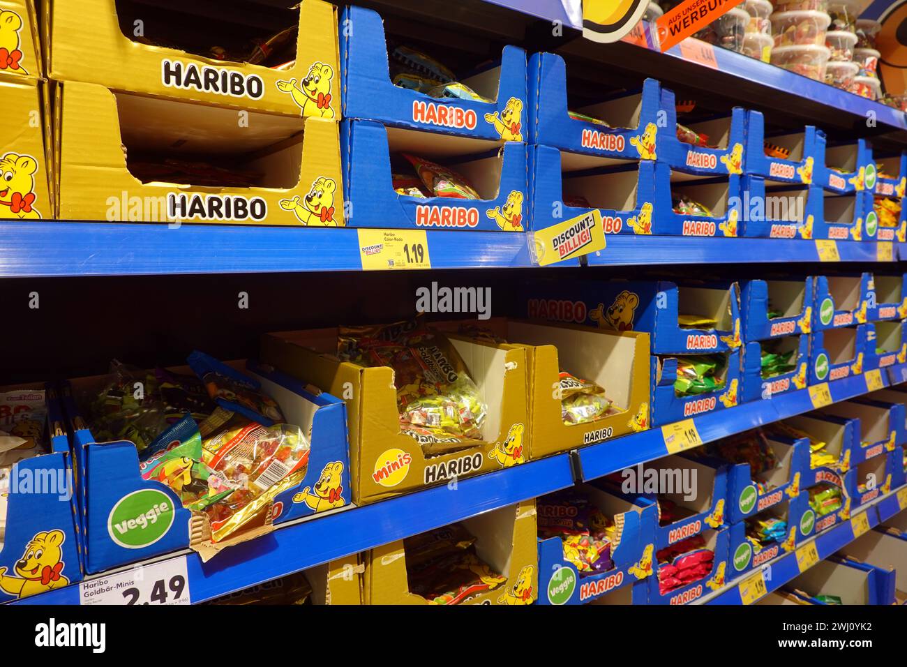 Produits Haribo sur une étagère de supermarché - image symbolique Banque D'Images