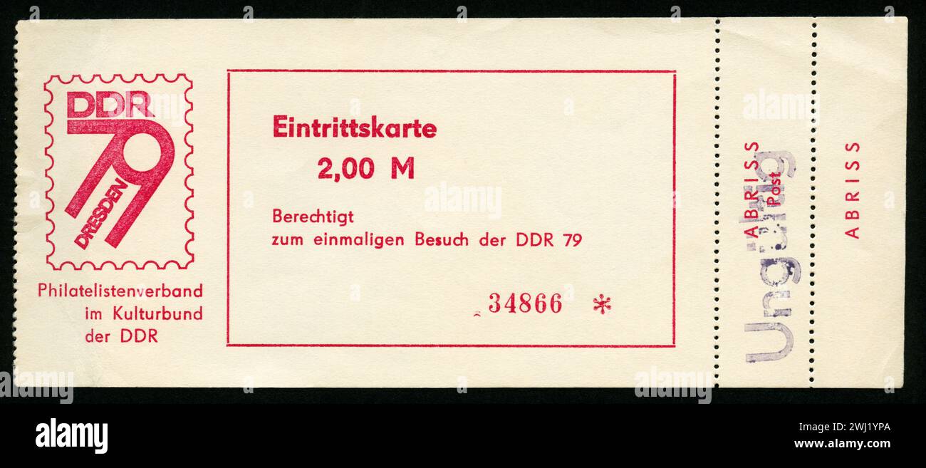 Europa, Deutschland, Sachsen, Dresden, Eintrittskarte für die ' DDR 79 ' , Philatelistenverband im Kulturbund der DDR , Größe : 17,5 cm x 7,5 cm . Rechte werden nicht vertreten . / Europe, Allemagne, Saxe, Dresde, billet d'entrée pour l'événement ' DDR 79 ' ( GDR 79 ) , société philatélistes de l'association culturelle de la RDA, dimensions : 17,5 cm x 7,5 cm . Il n'y a pas de droits . Banque D'Images
