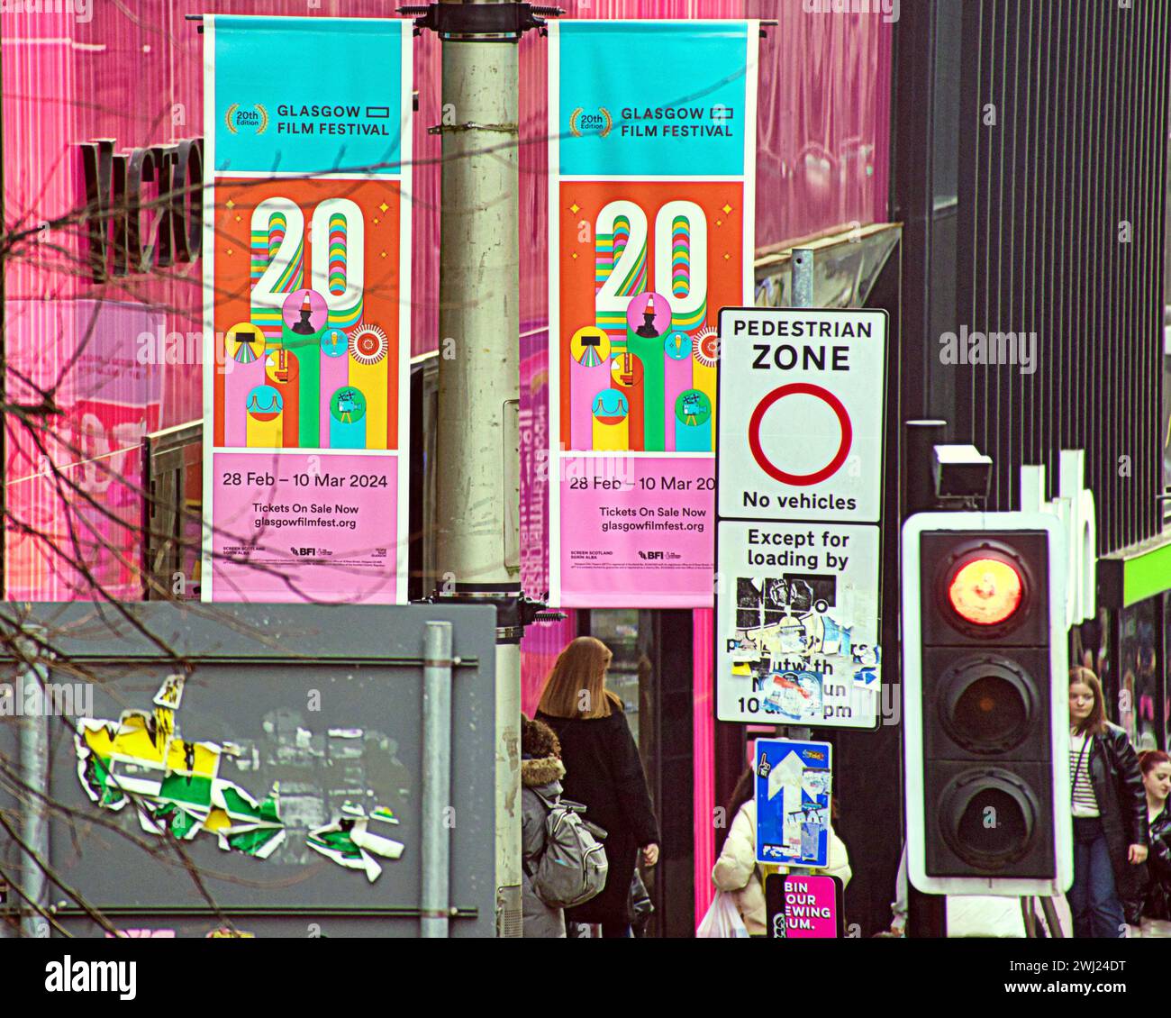 Glasgow, Écosse, Royaume-Uni. 12 février 2024. Les affiches du festival international du film de Glasgow montent dans le style Mile of scotland, buchanan Street, la capitale du shopping de l'écosse. Crédit Gerard Ferry/Alamy Live News Banque D'Images