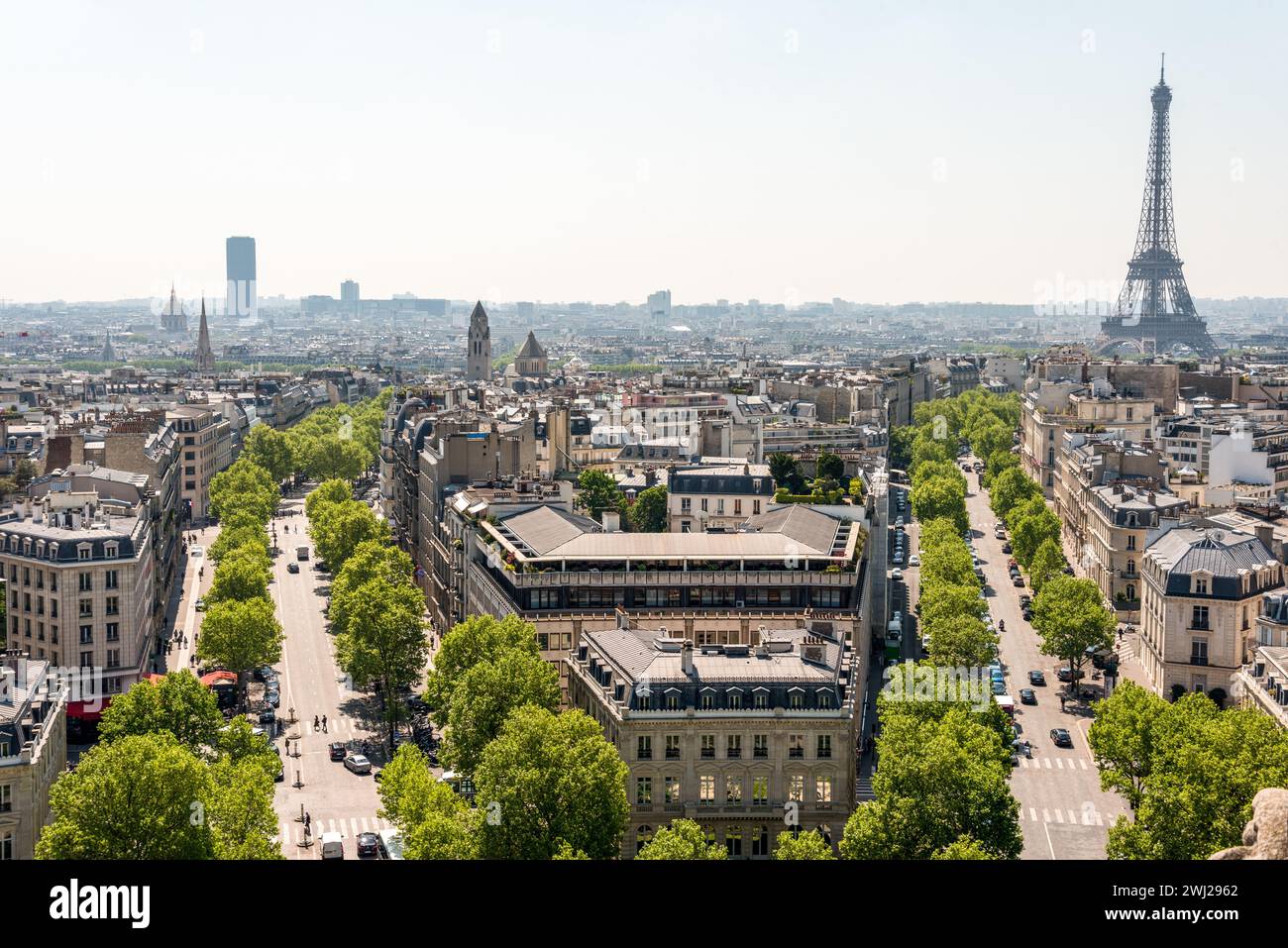 Vue panoramique de l'Arc de Triomphe Sud à la Tour Eiffel, Paris Banque D'Images