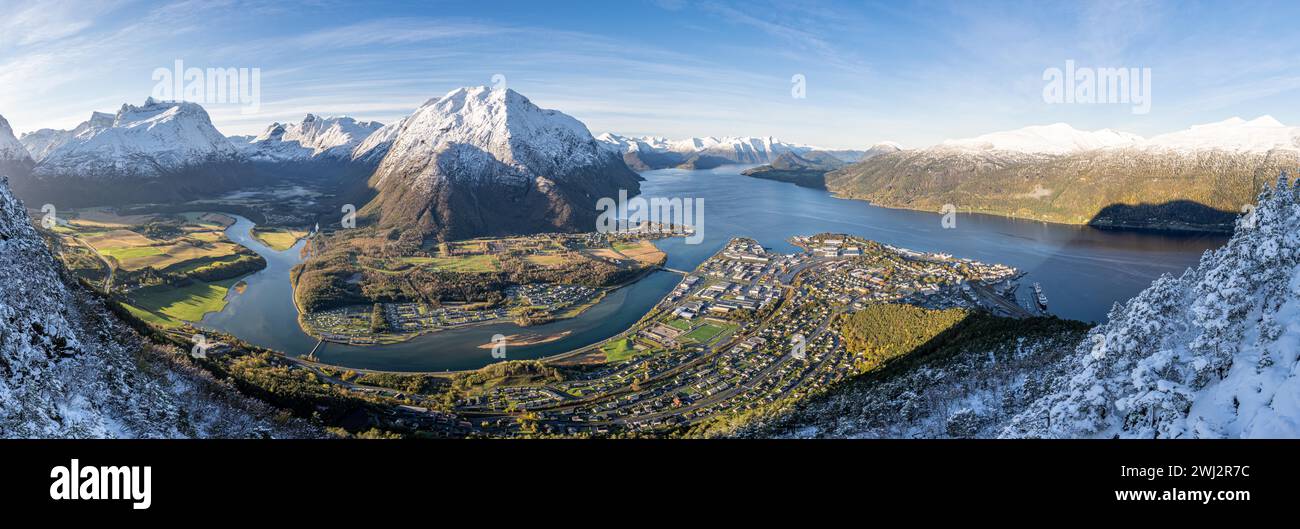 Vue panoramique sur la vallée d'Andalsnes. Banque D'Images