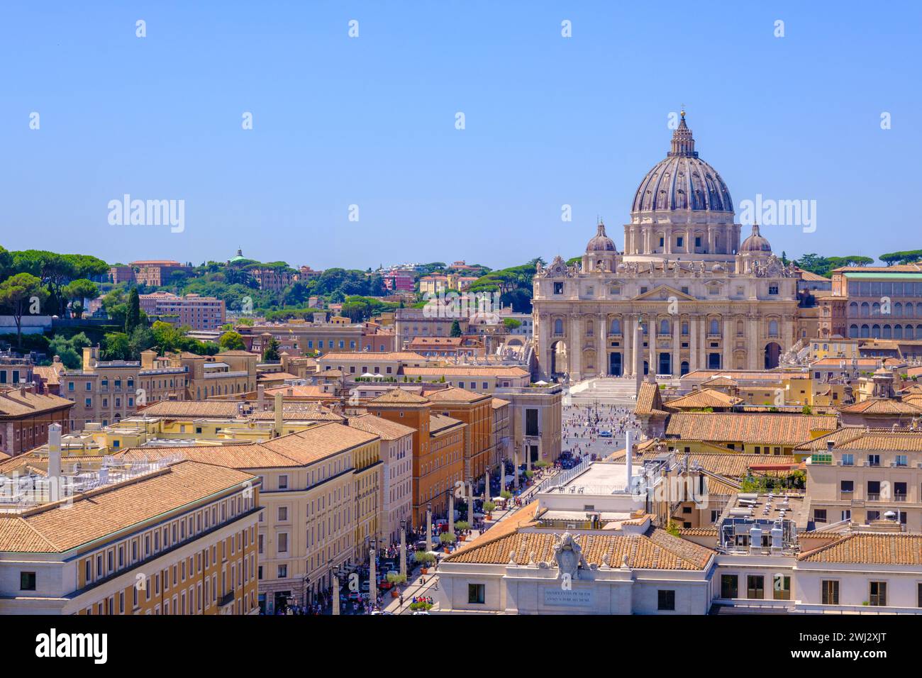 Rome, IT - 11 août 2023 : vue de dessus du Vatican et de la basilique Saint-Pierre Banque D'Images