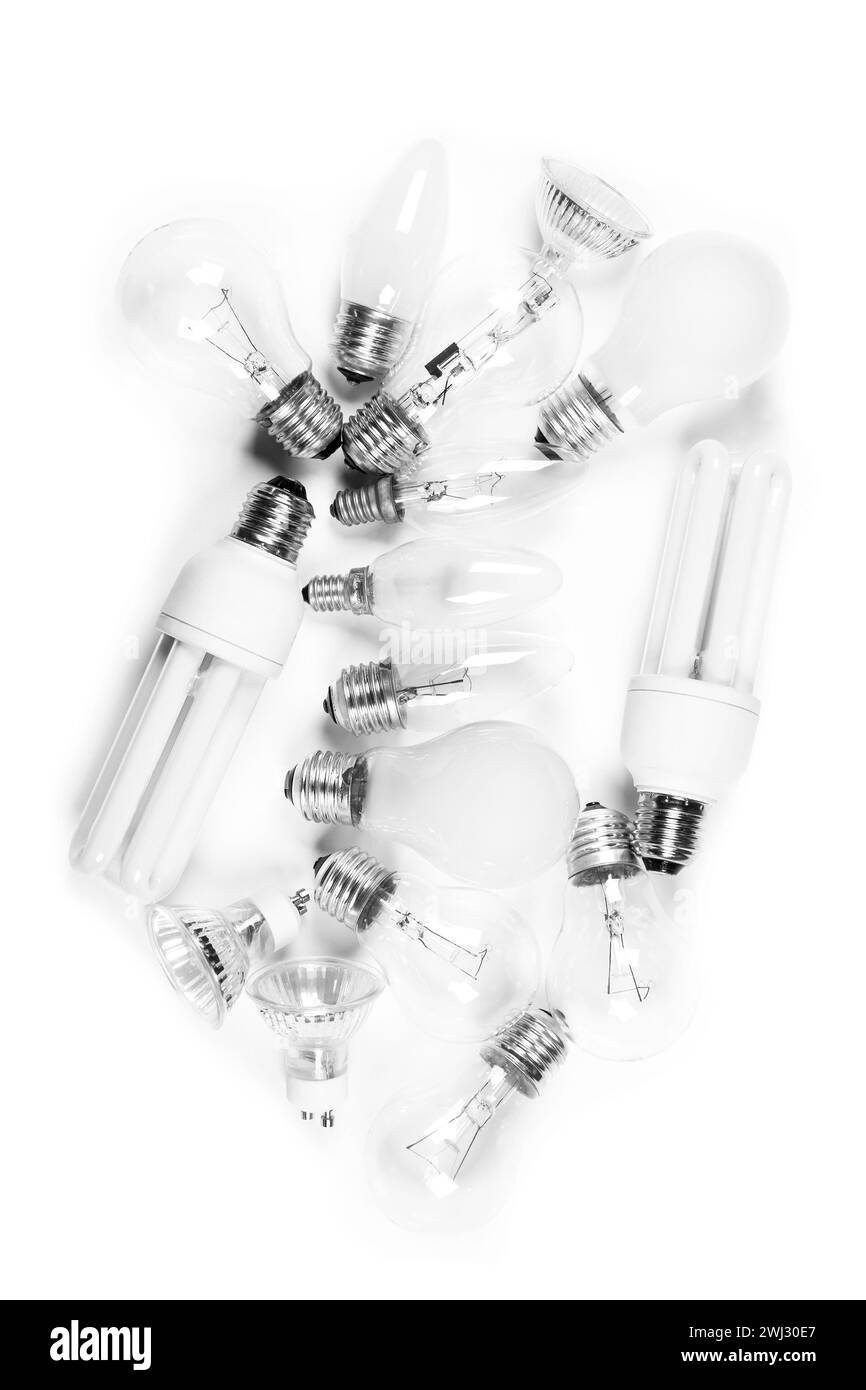 Pile d'ampoules à incandescence et halogènes obsolètes Banque D'Images
