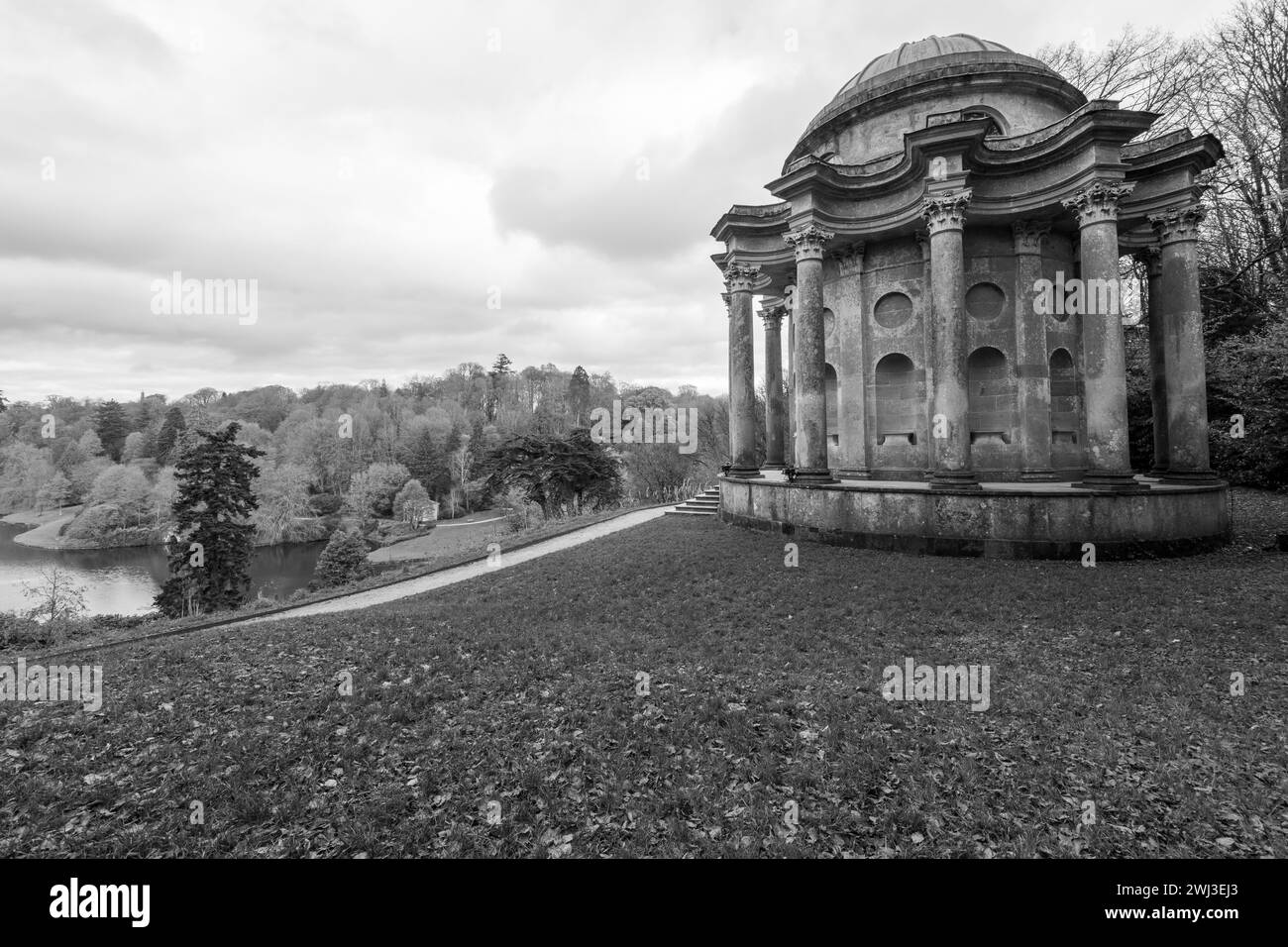 Photo du temple d'Apollon dans les jardins de Stourhead. Banque D'Images