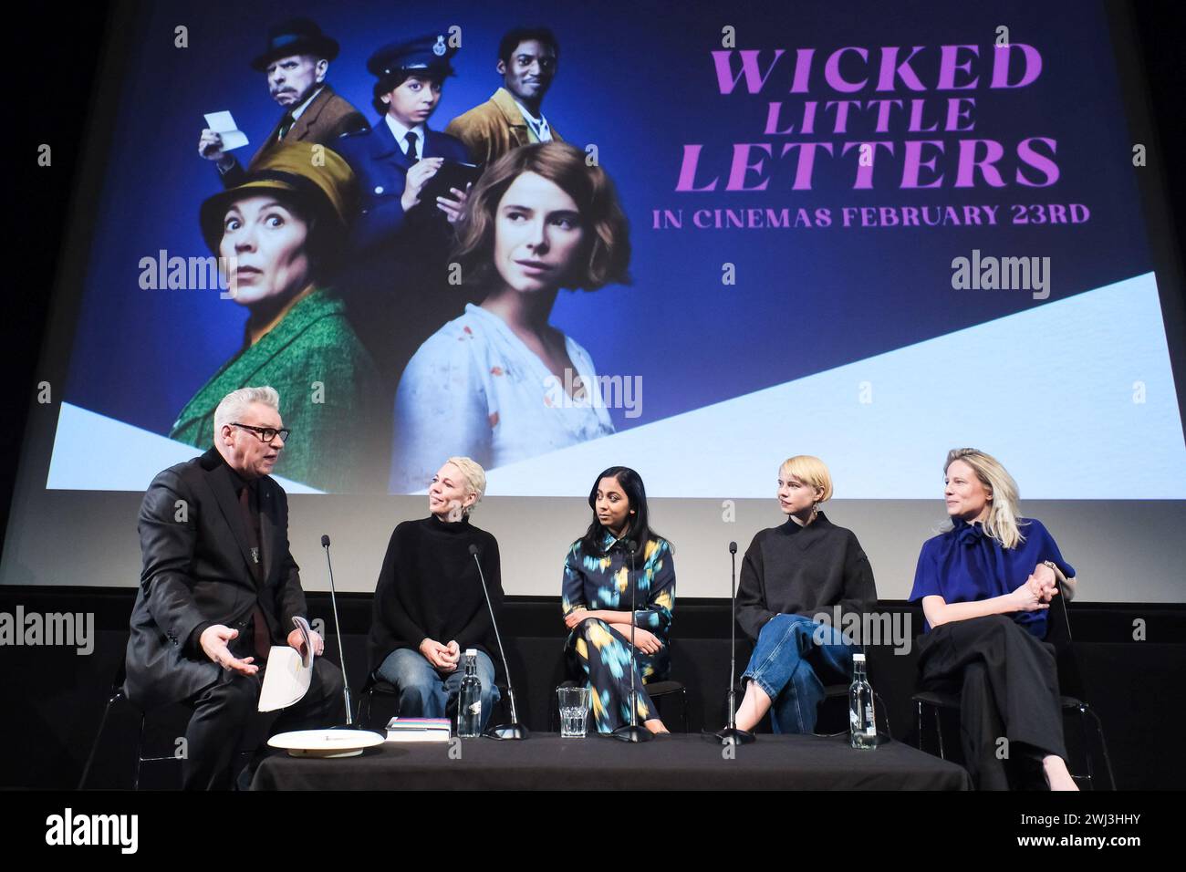 Southbank, Londres. 12/02/2024, Mark Kermode, Olivia Colman, Jessie Buckley, Anjana Vasan et Thea Sharrock sur scène au Mark Kermode en 3D le lundi 12 février 2024 au BFI Southbank, Londres. Mark a discuté avec Olivia Colman, Jessie Buckley, Anjana Vasan et Thea Sharrock du film Wicked Little Letters . Photo de Julie Edwards. Crédit : JEP Celebrity photos/Alamy Live News Banque D'Images