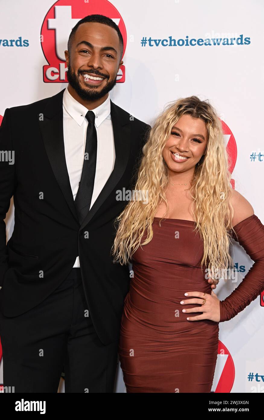 Londres, Royaume-Uni. 12 février 2024. Tyler West et Molly Rainford arrivant aux TV Choice Awards, Park Lane Hilton Hotel, Londres. Crédit : Doug Peters/EMPICS/Alamy Live News Banque D'Images