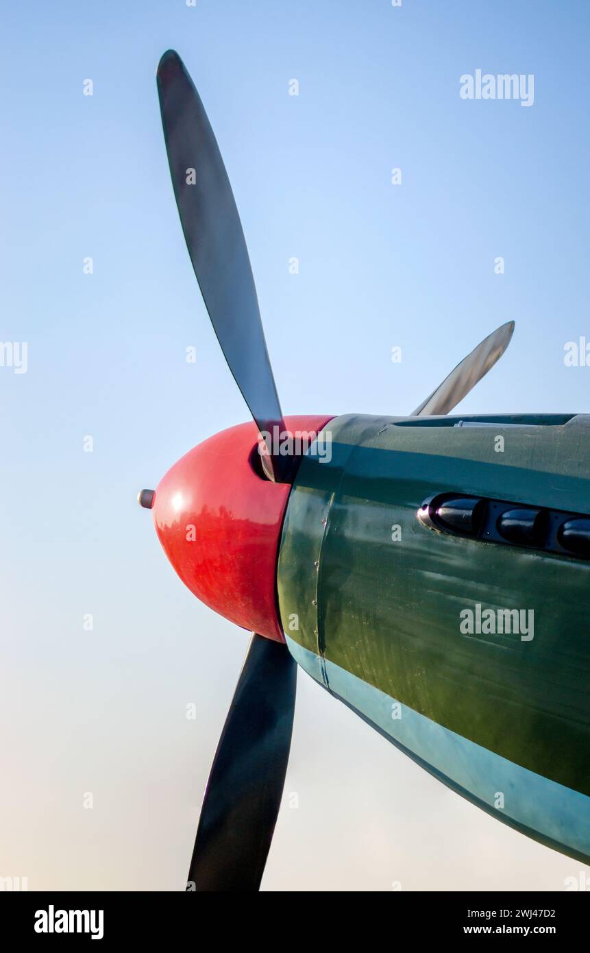 Les pales d'hélice d'un vieil avion vintage se rapprochent Banque D'Images