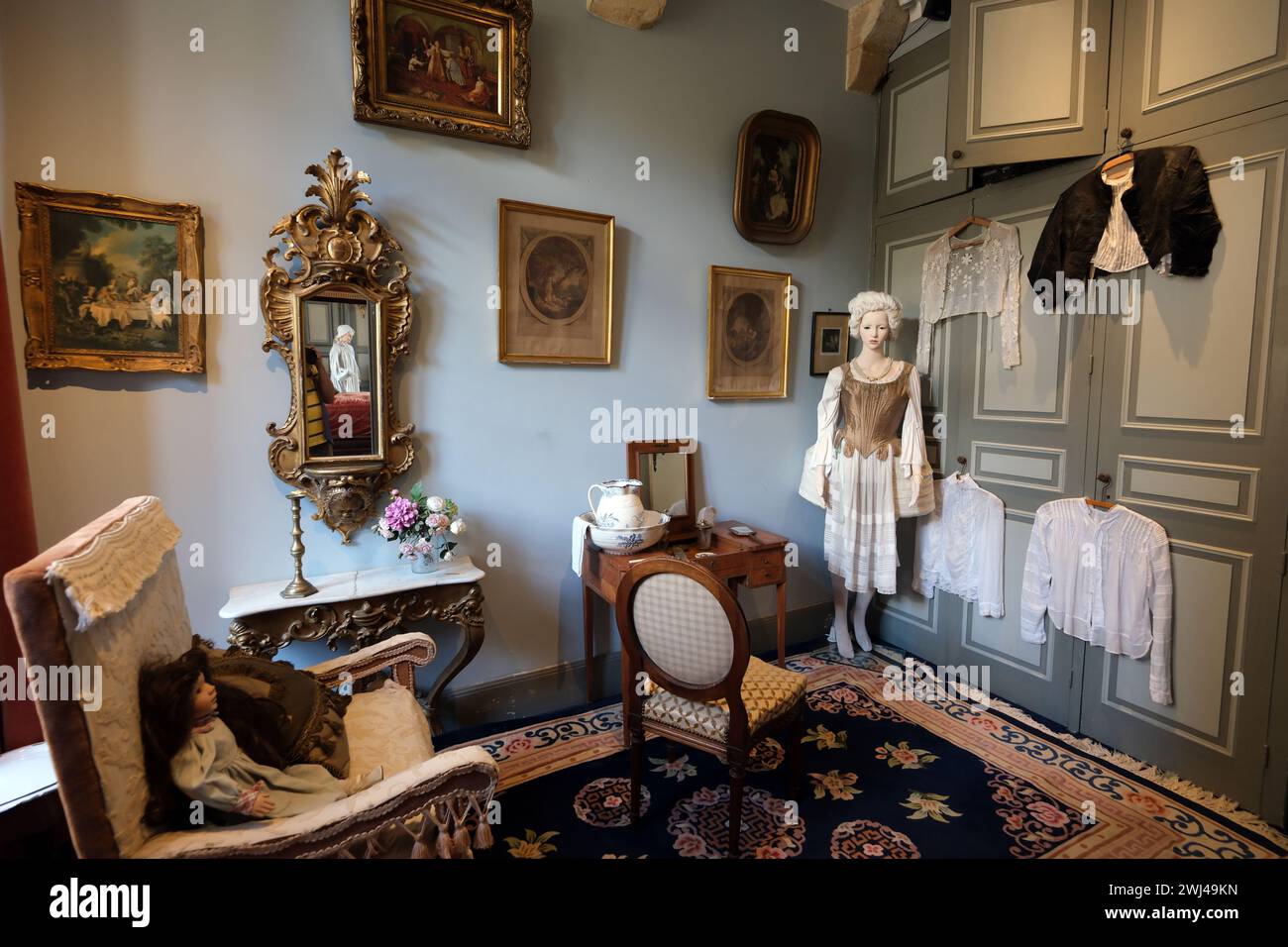 Une chambre dans le Manoir de Gisson avec sa collection d'appartements et de meubles du 17ème siècle à Sarlat-la-Caneda France Banque D'Images