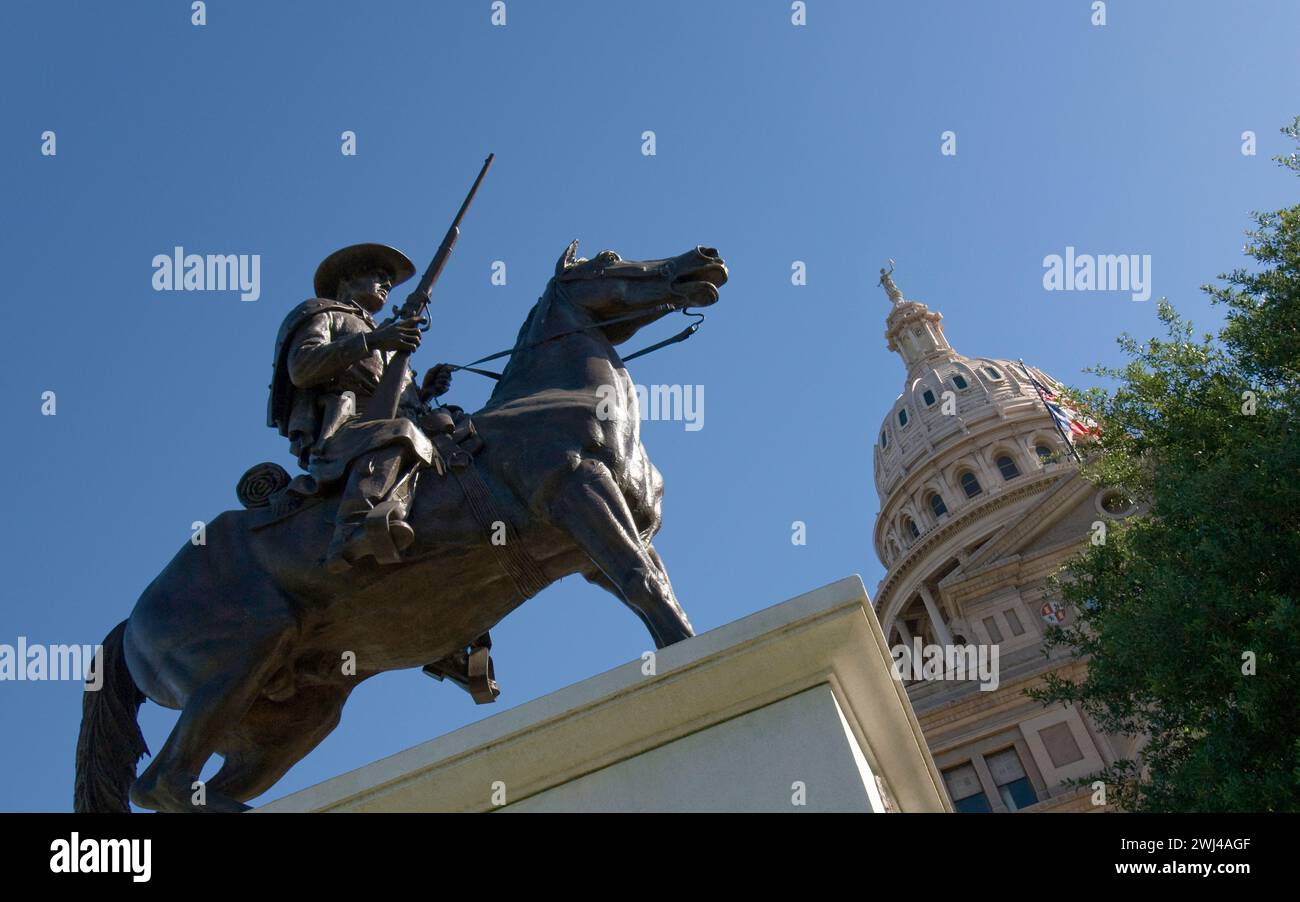 Monument érigé en 1907 à la huitième cavalerie du Texas lors de la guerre civile américaine de 1861-1865 appelé 'Terry's Texas Rangers' - Texas State Capitol construit en 1888 Banque D'Images