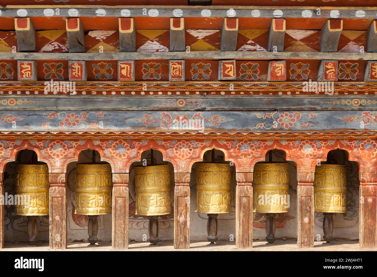 Roues à prières à Sanga Choekor Shedra, vallée de Paro. Banque D'Images