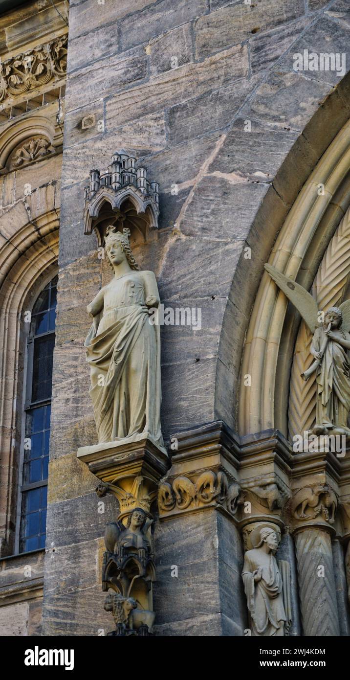 Ecclesia au portail princier de la cathédrale de Bamberg Banque D'Images