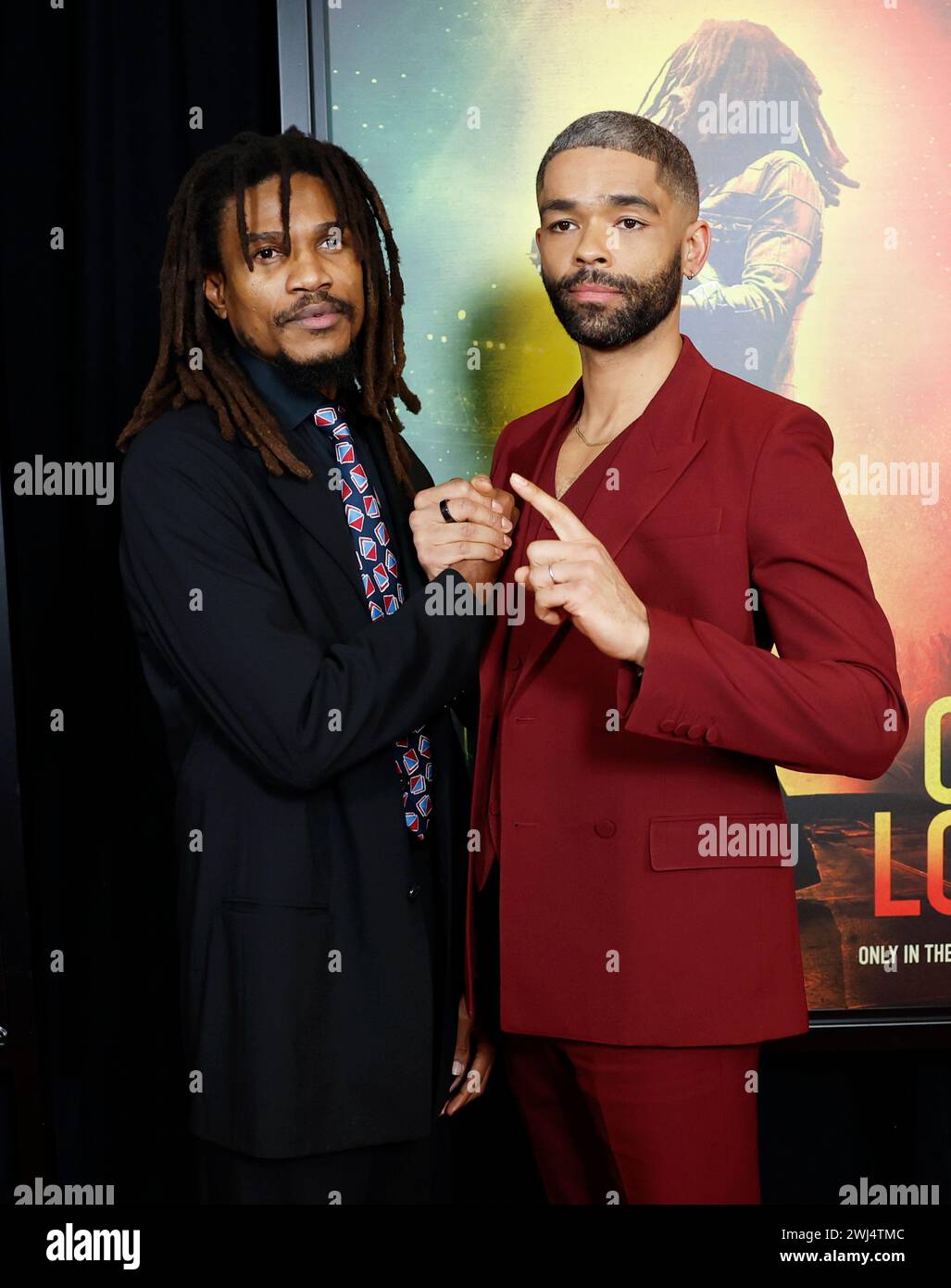 New York, États-Unis. 12 février 2024. Sheldon Shepherd et Kingsley Ben-Adir arrivent sur le tapis rouge pour une projection spéciale de Dotdash Meredith de 'Bob Marley : One Love' à la salle de projection Dotdash Meredith le lundi 12 février 2024, à New York, New York. Photo de John Angelillo/UPI crédit : UPI/Alamy Live News Banque D'Images