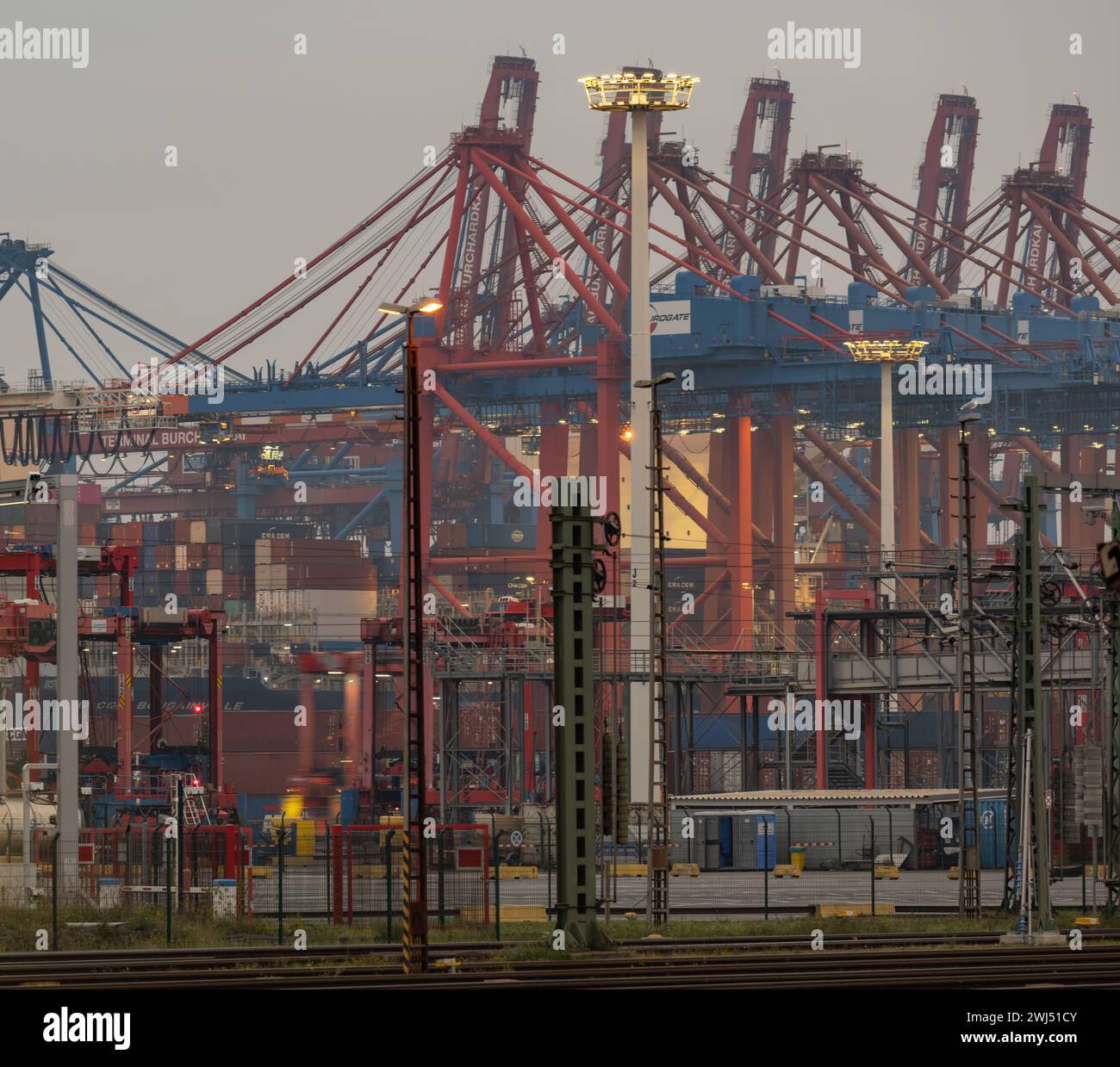 Conteneur terminal Eurogate Burchardkai à Hambourg, chargement et déchargement par l'expédition Banque D'Images