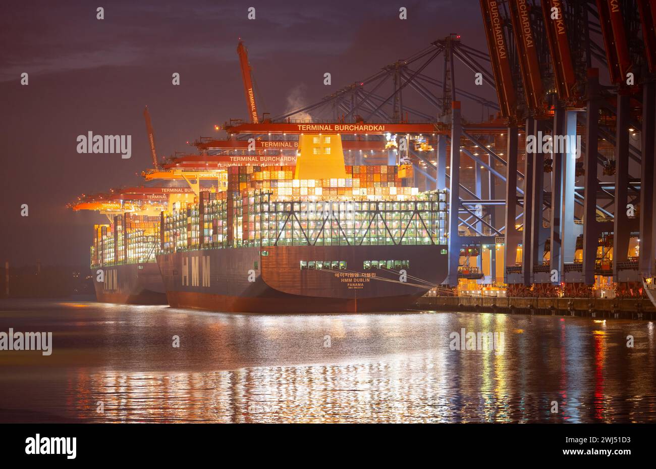 Conteneur terminal Eurogate Burchardkai à Hambourg, chargement et déchargement par l'expédition Banque D'Images