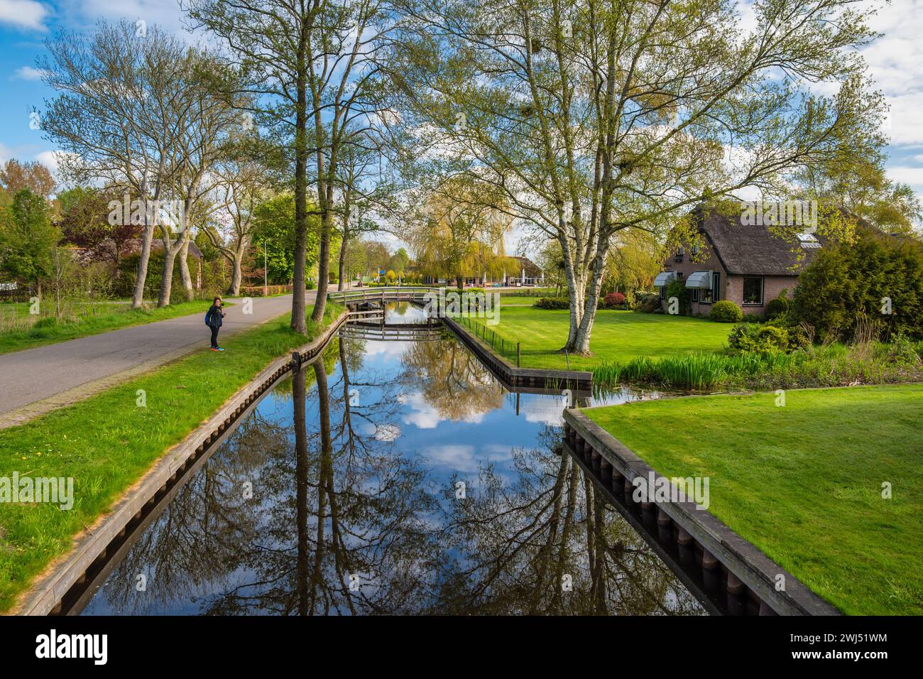 Giethoorn pays-Bas, Skyline de la ville au canal et maison traditionnelle dans le village de Giethoorn Banque D'Images