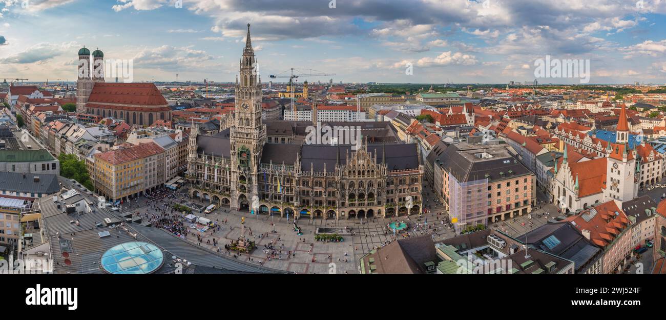 Munich (Munchen) Allemagne, vue panoramique panoramique de la ville à Marienplatz nouvelle place de la mairie Banque D'Images