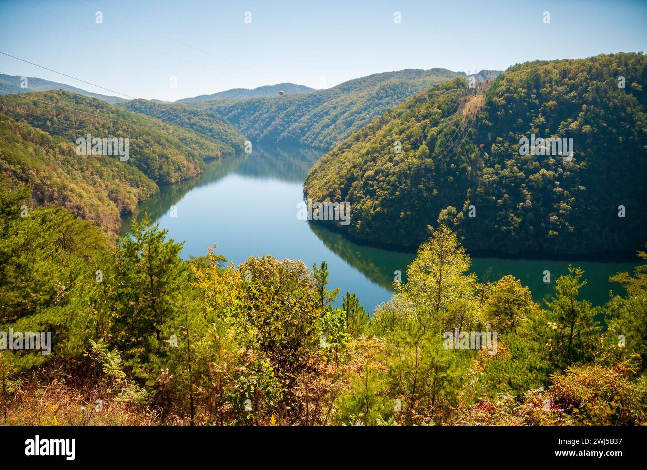 Calderwood Lake, en bordure du parc national des Great Smoky Mountains et de la forêt nationale de Cherokee, dans le Tennessee Banque D'Images