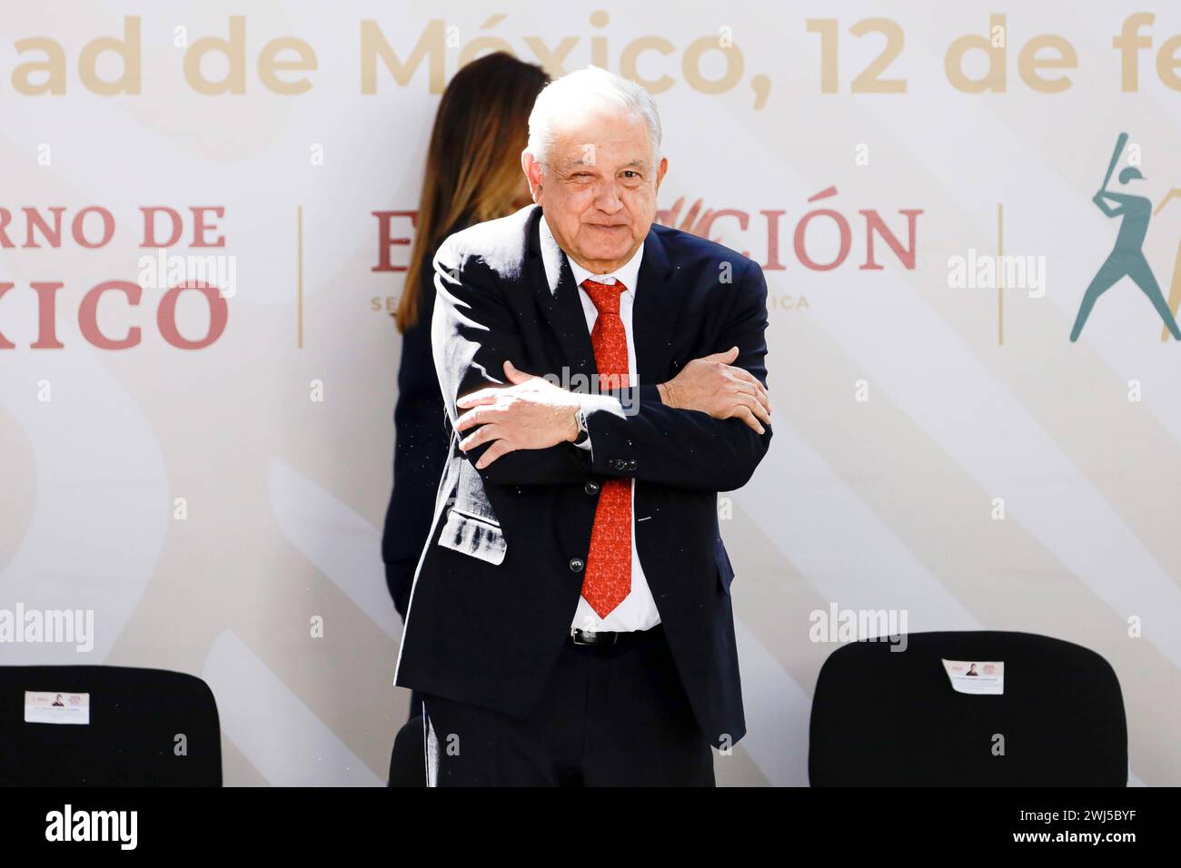 Mexicos Président Lopez Obrador inaugure l'école du baccalauréat technologique 12 février 2024, Mexico, Mexique : le président du Mexique, Andres Manuel Lopez Obrador, lors de l'inauguration du baccalauréat technologique de l'éducation et de la promotion sportive dans le quartier de Tepito. Mexico CDMX Mexique Copyright : xLuisxBarronxxxEyepixxGroupx Banque D'Images