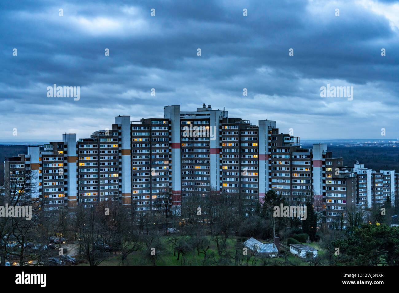 Immeubles de grande hauteur dans le parc résidentiel de Bensberg, Bergisch-Gladbach, 18 étages avec plus de 900 appartements répartis sur 7 bâtiments comp Banque D'Images