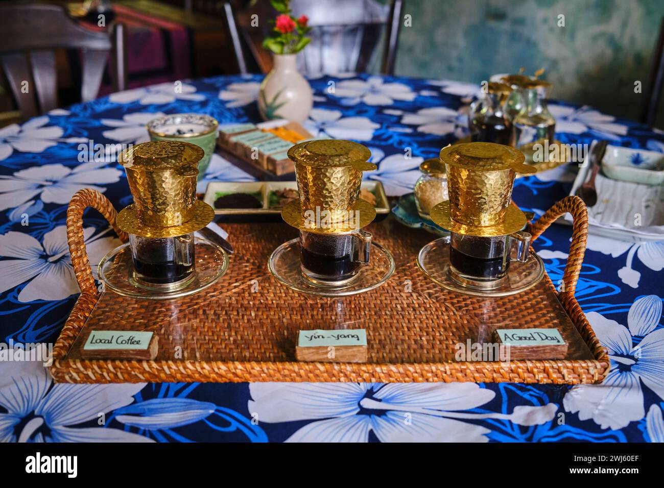 Ensemble de dégustation de café goutte à goutte vietnamien Banque D'Images