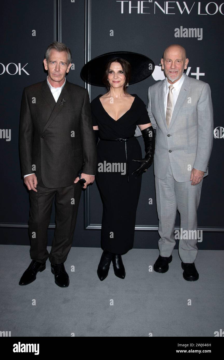 Ben Mendelsohn, Juliette Binoche und John Malkovich BEI der Weltpremiere der Apple TV+ Serie 'The New look' in der Florence Gould Hall. New York, 12.02.2024 Banque D'Images