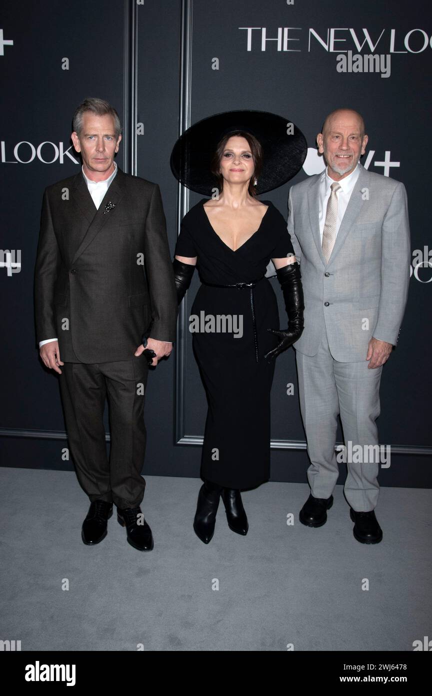 Ben Mendelsohn, Juliette Binoche und John Malkovich BEI der Weltpremiere der Apple TV+ Serie 'The New look' in der Florence Gould Hall. New York, 12.02.2024 Banque D'Images