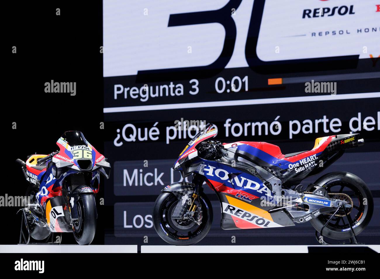 MADRID, ESPAGNE - 13 FÉVRIER : les motos de Luca Marin et Joan Mir lors de la présentation du Repsol Honda Team 2024 à Madrid crédit : Guille Martinez/AFLO/Alamy Live News Banque D'Images