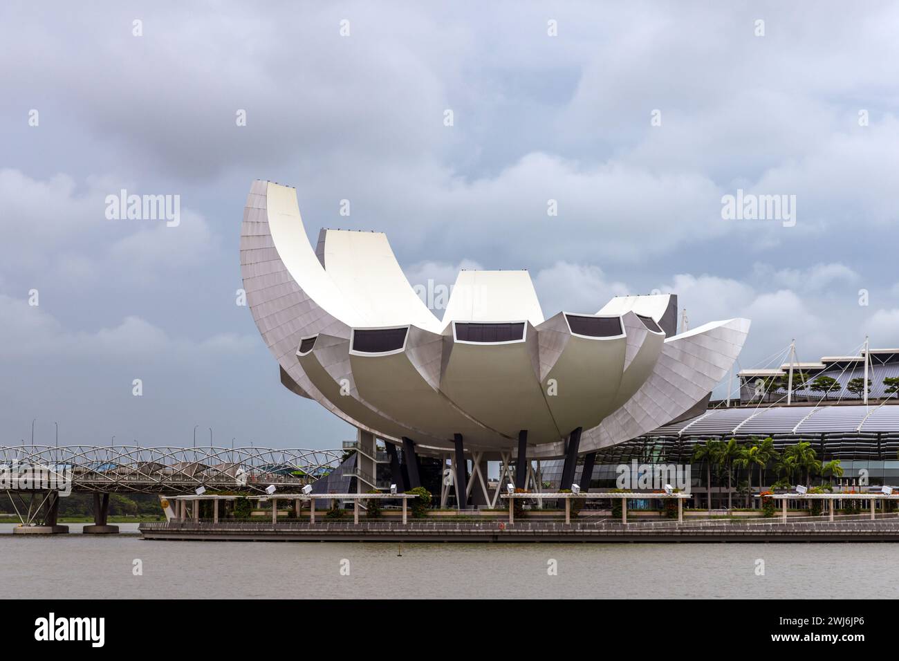 Le musée ArtScience à Marina Bay Waterfront à Singapour Banque D'Images