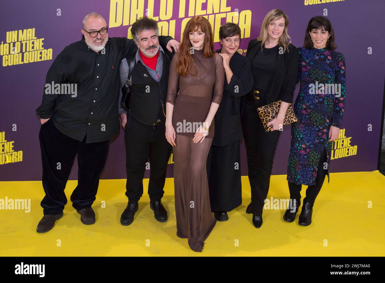 (G-d) Alex de la Iglesia, Agustin Jimenez, Ana Polvorosa, Eva hache et Carolina Bang ont posé lors de la première de la comédie espagnole un mal Día Lo Tiene Cualquiera (Un mauvais jour que tout le monde peut avoir), qui est le premier film complet de la réalisatrice, Eva hache, au Cine Proyecciones à Madrid en Espagne. Banque D'Images