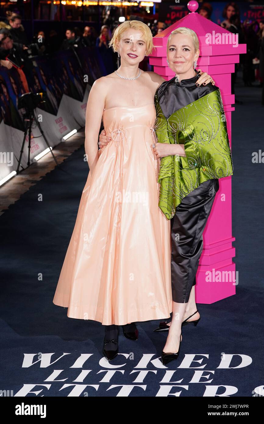 Jessie Buckley (à gauche) et Olivia Colman assistent à la première européenne de Wicked Little Letters à Odeon luxe, Leicester Square, dans le centre de Londres. Date de la photo : mardi 13 février 2024. Banque D'Images