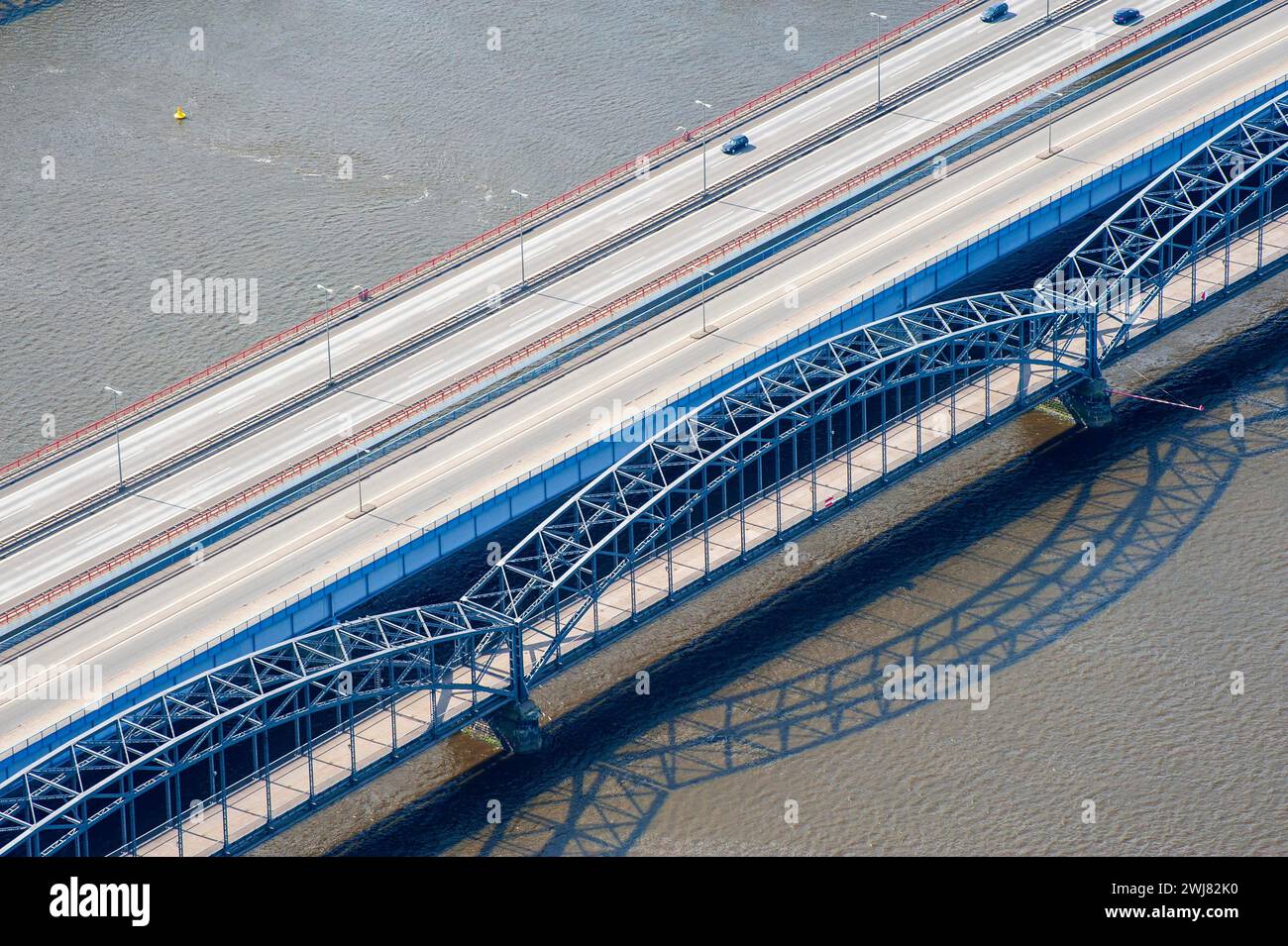 Vue aérienne de l'Europabruecke, Alte Harburger Elbbruecke, pont, trafic, voie de circulation, route, Elbe, Hambourg, Allemagne Banque D'Images