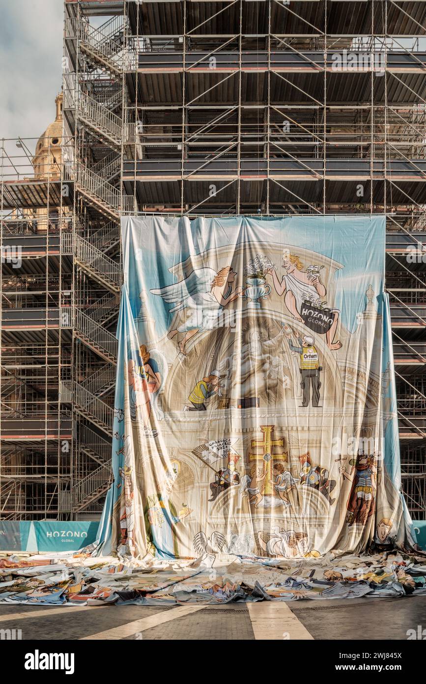 Placer la colline pour couvrir l'échafaudage pour les travaux de restauration de la façade principale de la cathédrale de la capitale de la région de Murcie, Espagne, Banque D'Images